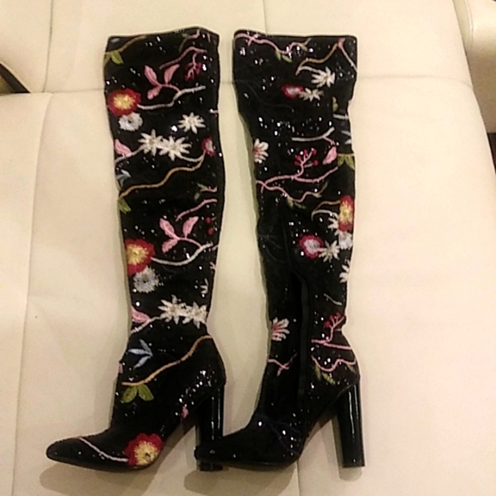 Ladies up to the knees heels